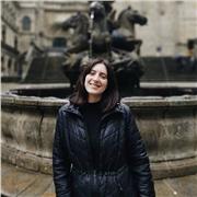 Técnica Superior en Integración Social, Promoción de Igualdad y Asistencia de Dirección. Trabajé en Inglaterra dos años y medio.